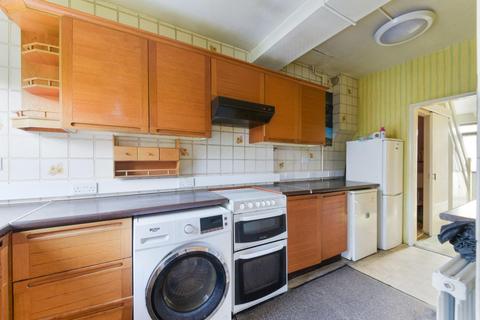 3 bedroom terraced house for sale, Sandringham Road, Worcester Park