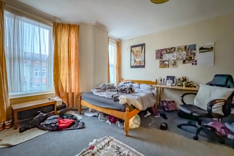 4 bedroom terraced house to rent, Ramsey Road, Bristol BS7