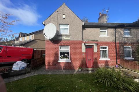 3 bedroom semi-detached house to rent, Bierley House Avenue, Bradford BD4