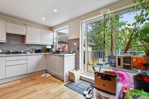 4 bedroom semi-detached house for sale, Crest Road, London, NW2