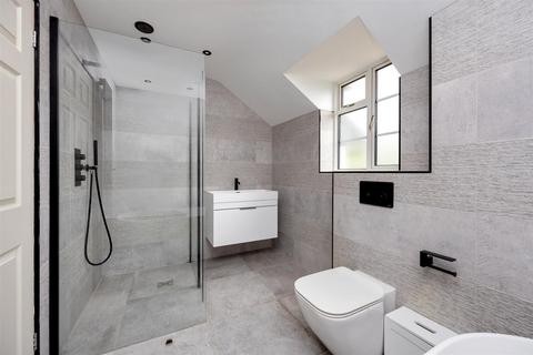 6 bedroom detached house for sale, Warren Drive, Kingswood