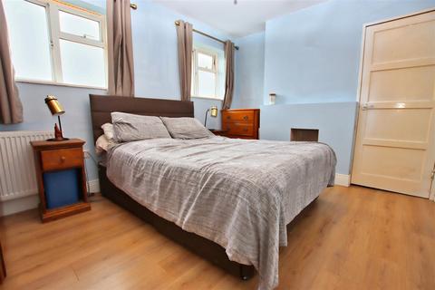 3 Delius Close, Elstree, Borehamwood, WD6 3DW