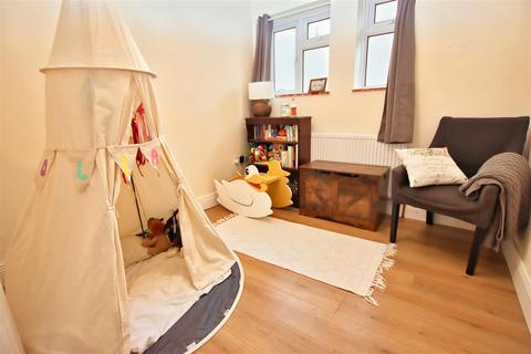 3 Delius Close, Elstree, Borehamwood, WD6 3DW