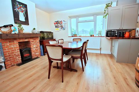 3 Delius Close, Elstree, Borehamwood, WD6 3DW