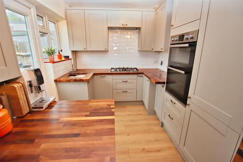 3 Delius Close, Elstree, Borehamwood, WD6 3DW