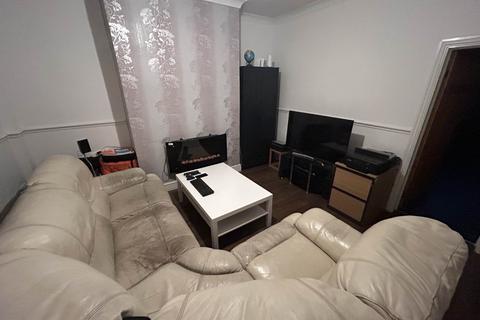 2 bedroom terraced house for sale, Foxdenton Lane, Oldham OL9