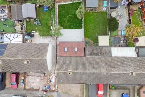 8 Silvertown Avenue, Stanford-le-hope, SS17 7BT