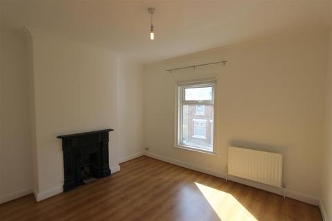 2 bedroom terraced house to rent, Beaconsfield Street, Darlington