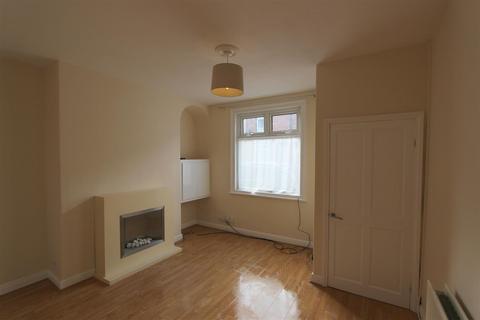 2 bedroom terraced house to rent, Beaconsfield Street, Darlington