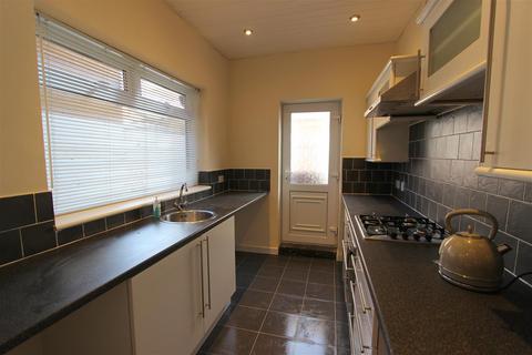 2 bedroom terraced house to rent, Beaconsfield Street, Darlington