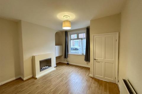 2 bedroom terraced house to rent, Beaconsfield Street, Darlington