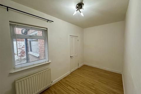 2 bedroom terraced house to rent, Beaconsfield Street, Darlington