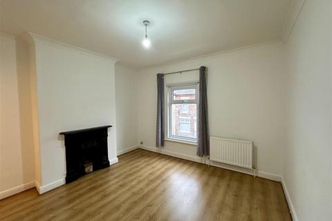 2 bedroom terraced house to rent, Beaconsfield Street, Darlington