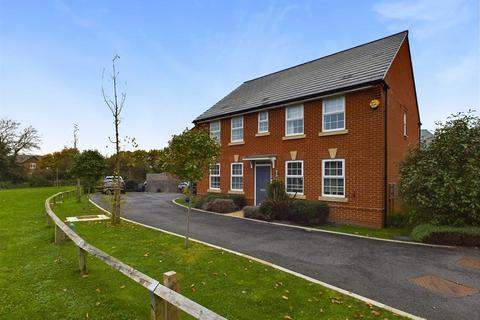 4 bedroom detached house for sale, Lutra Close, Hardwicke, Gloucester