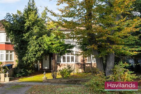 156 Green Dragon Lane, London, N21 1ET