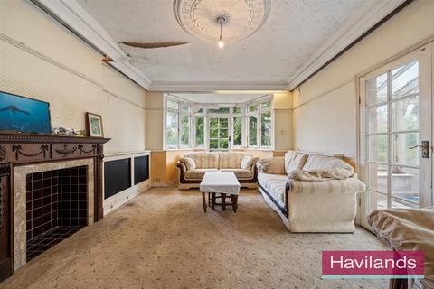 156 Green Dragon Lane, London, N21 1ET