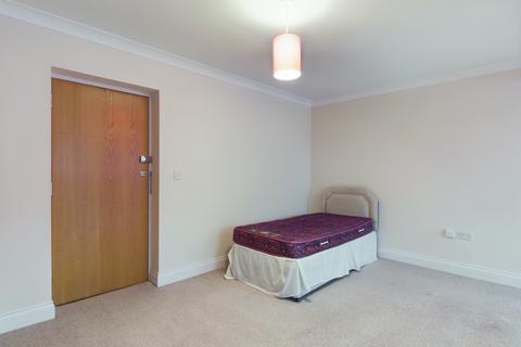 2 bedroom flat to rent, Manor Road , Hayling Island PO11