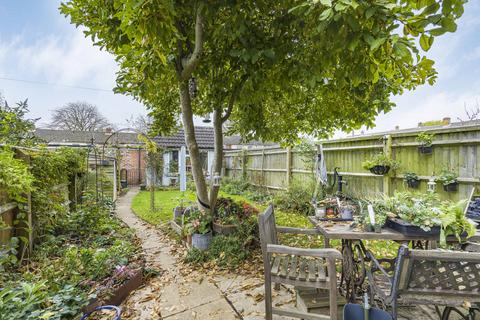 6 Benson Road, Abingdon, OX14 1LN
