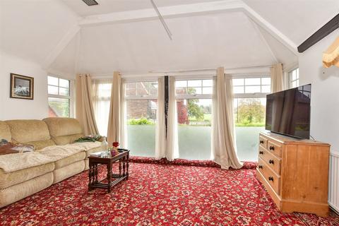 2 bedroom maisonette for sale, The Common, Cranleigh, Surrey