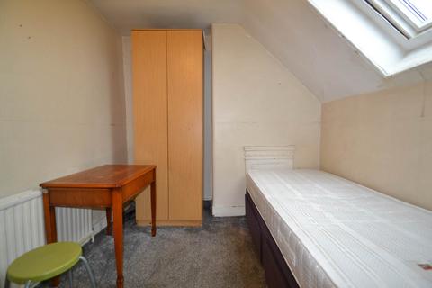 undefined, Uxbridge Road, Hanwell