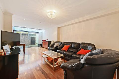 3 bedroom mews for sale, Maple Mews, Maida Vale, London, NW6 5UZ