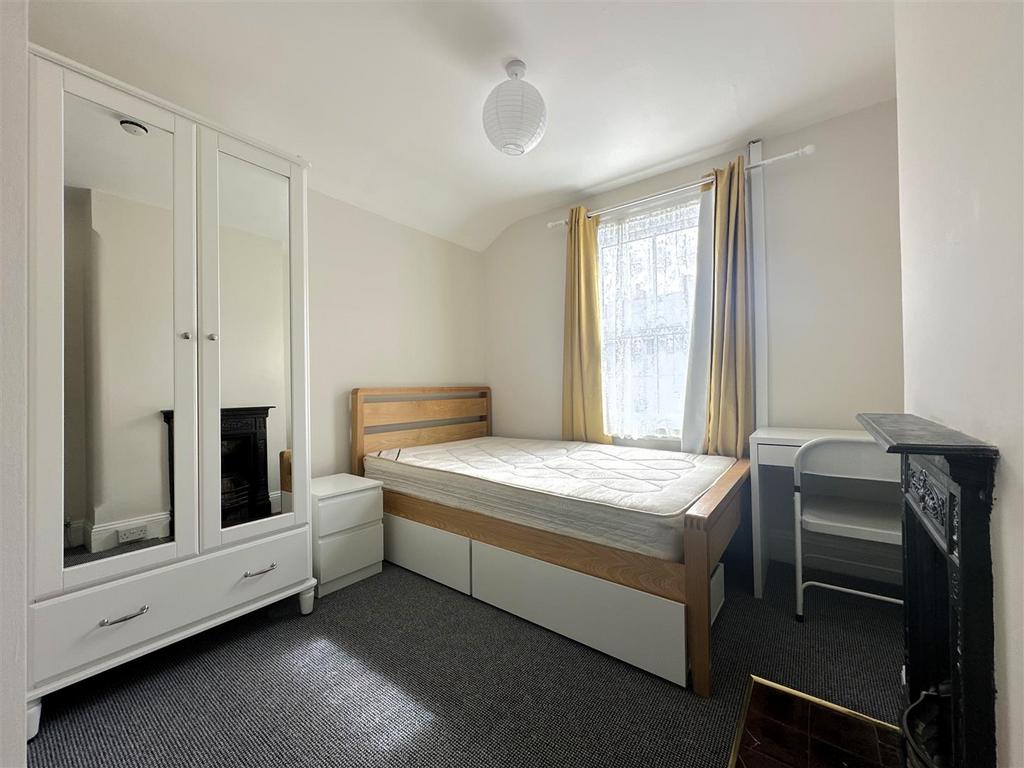 Bedroom 2.jpg