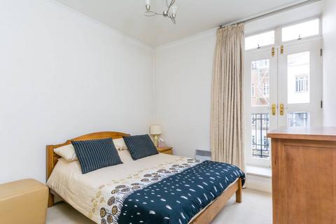 2 bedroom flat to rent, Heathfield Terrace, Chiswick, London, W4