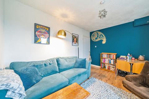 2 bedroom apartment for sale, Bassett Street, Cardiff