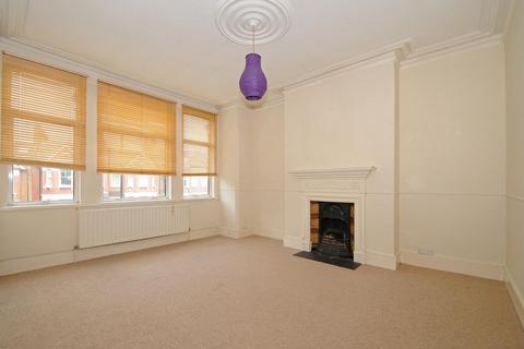 2 bedroom flat to rent, Alexandra Park Road Muswell Hill N10