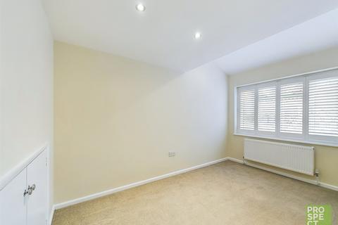 3 bedroom terraced house to rent, Charterhouse Close, Bracknell, Berkshire, RG12