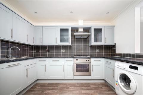 3 bedroom flat to rent, Stanton Court, Princes Avenue, London, N3 2DF