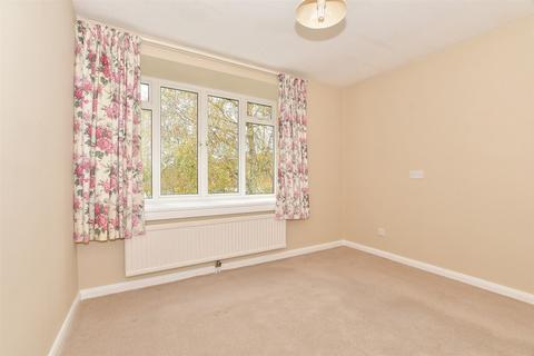 2 bedroom flat for sale, Hesketh Close, Cranleigh, Surrey