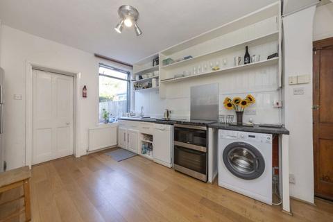 2 bedroom terraced house to rent, Pembroke Road, London N10