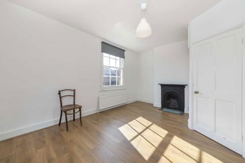 2 bedroom terraced house to rent, Pembroke Road, London N10