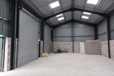 Workshop & retail space to rent, Overfields Farm, Catton, Swadlincote, Derbyshire, DE12 8LW