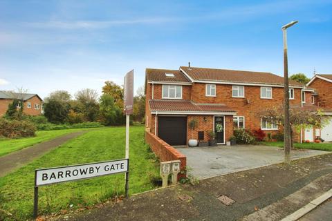 4 bedroom semi-detached house for sale, Barrowby Gate, Swindon, SN3