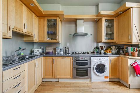 2 bedroom maisonette to rent, Copenhagen Street, London