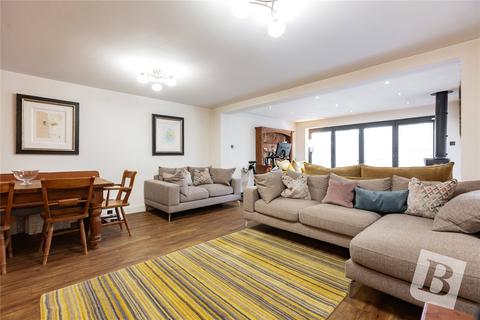 3 bedroom end of terrace house for sale, Priory Mews, Hornchurch, RM11