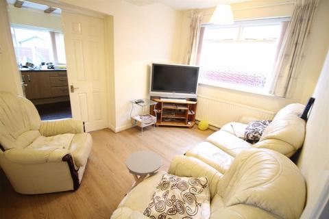 4 bedroom private hall to rent, Brentbridge Road, Fallowfield. Manchester