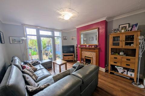 3 bedroom semi-detached house for sale, Hawton Road, Newark