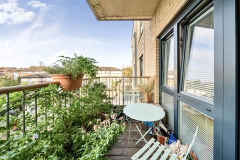 1 bedroom apartment for sale, Coopers Road, London