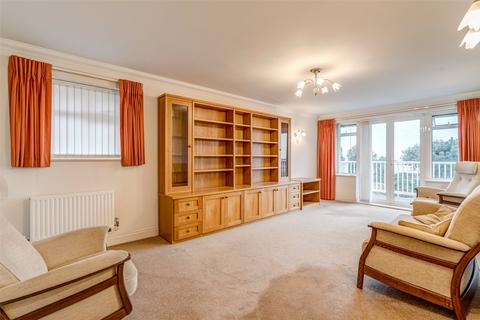 3 bedroom flat for sale, Glynde House, 4 West Parade, Worthing, West Sussex, BN11