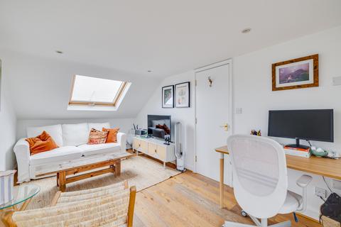 2 bedroom flat for sale, Shorrolds Road, Fulham, London