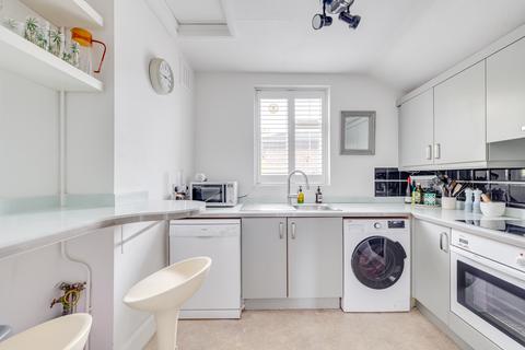 2 bedroom flat for sale, Shorrolds Road, Fulham, London