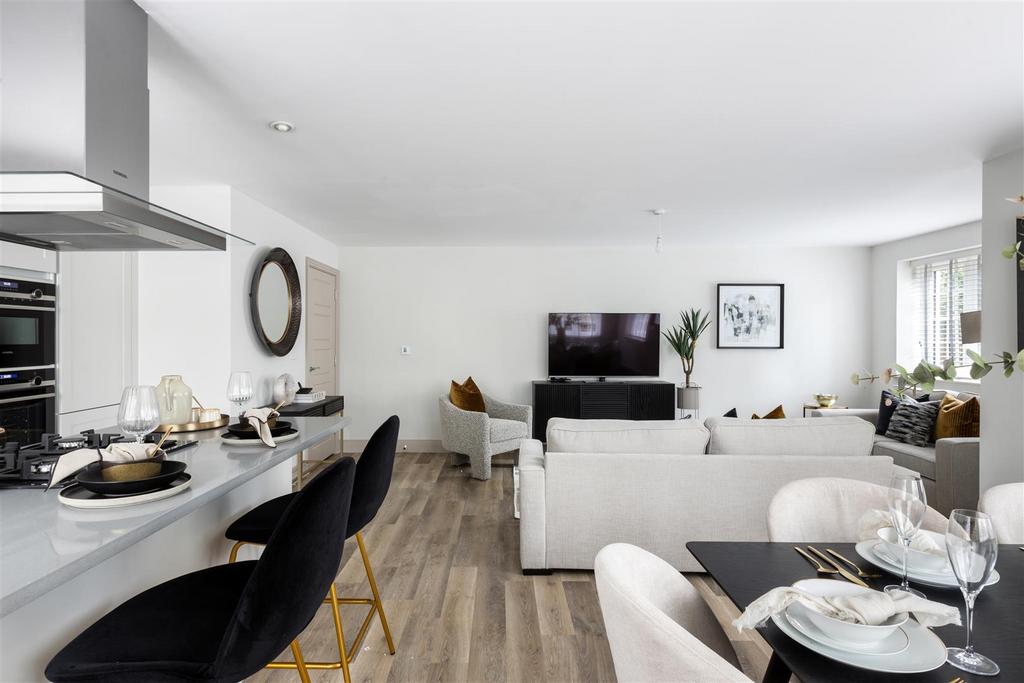 7 De Clare Court-16.jpg