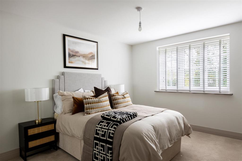 7 De Clare Court-17.jpg