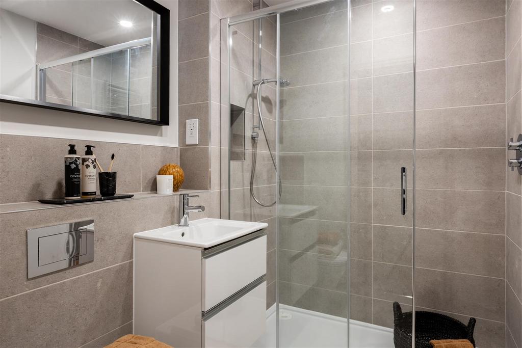 7 De Clare Court-19.jpg