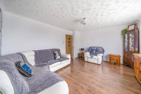 3 bedroom maisonette for sale, Sunbury-on-Thames,  Surrey,  TW16