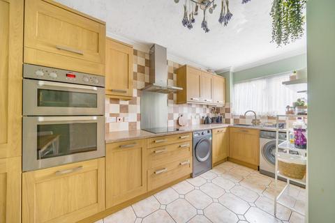 5, Killigrew House Percy Bryant Road, Sunbury-on-thames, TW16 7BT