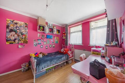 5, Killigrew House Percy Bryant Road, Sunbury-on-thames, TW16 7BT
